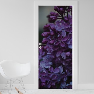 Vinilo para puerta flores violetas