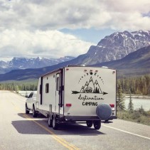 Vinilos decorativos caravanas frase en inglés destination camping