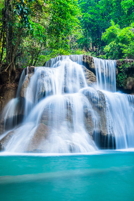 Vinilos puertas cascada montaña