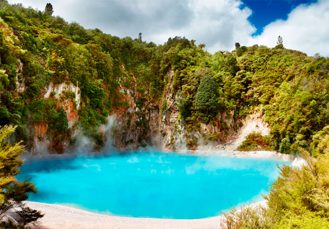 Fotomural paisaje lago cráter del infierno nueva zelanda