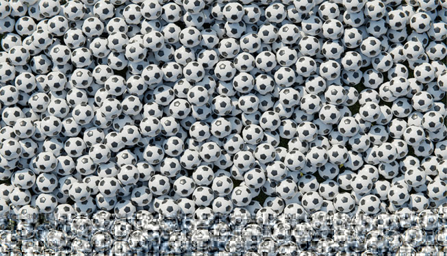 Fotomural composición balones fútbol realista