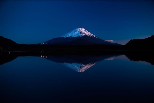 Fotomural lago kawaguchi y monte fuji de noche
