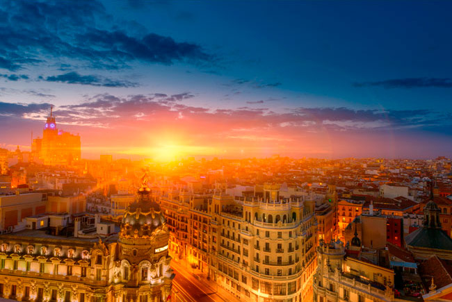 Fotomural o papel pintado madrid gran vía al atardecer