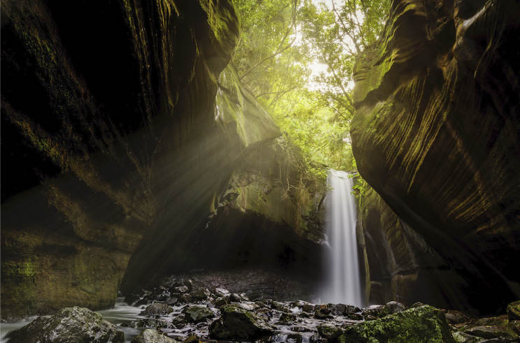 Fotomural Cascada en cueva